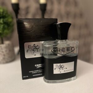 Creed Aventus Eau de Parfum - Black and Silver